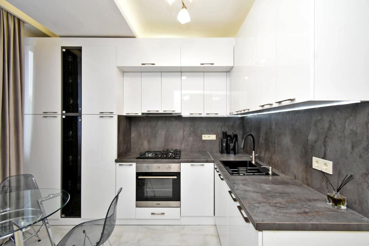 Apart House In Centr Koghbaci Strit Yerevan Luaran gambar