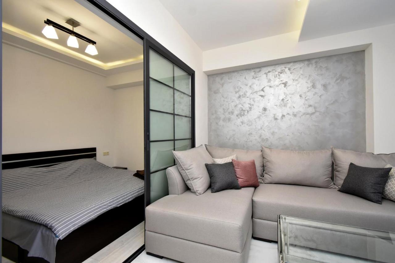 Apart House In Centr Koghbaci Strit Yerevan Luaran gambar
