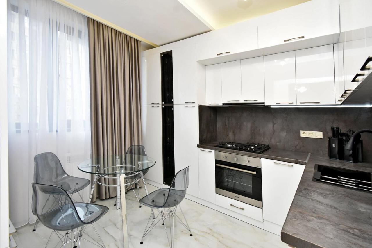 Apart House In Centr Koghbaci Strit Yerevan Luaran gambar