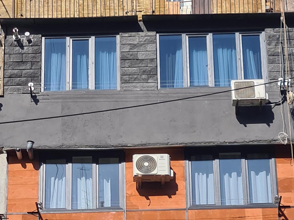 Apart House In Centr Koghbaci Strit Yerevan Luaran gambar
